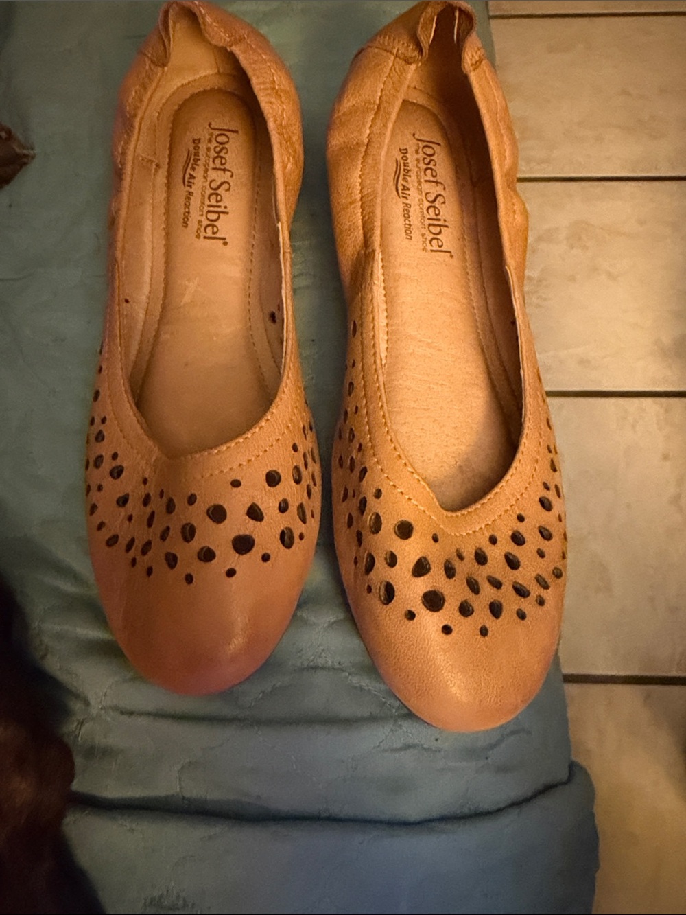 NEVER WORN-Josef Seibel Women's Tan Leather Ballet Flats. Made in Italy.